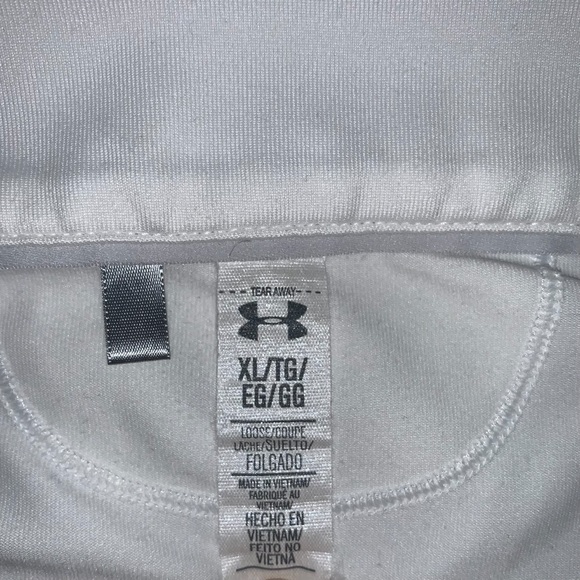 UNDER ARMOUR Half Zip Pullover - Picture 4 of 4